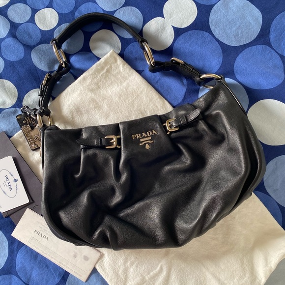 SOLD Black leather Prada shoulder bag - Picture 4 of 6